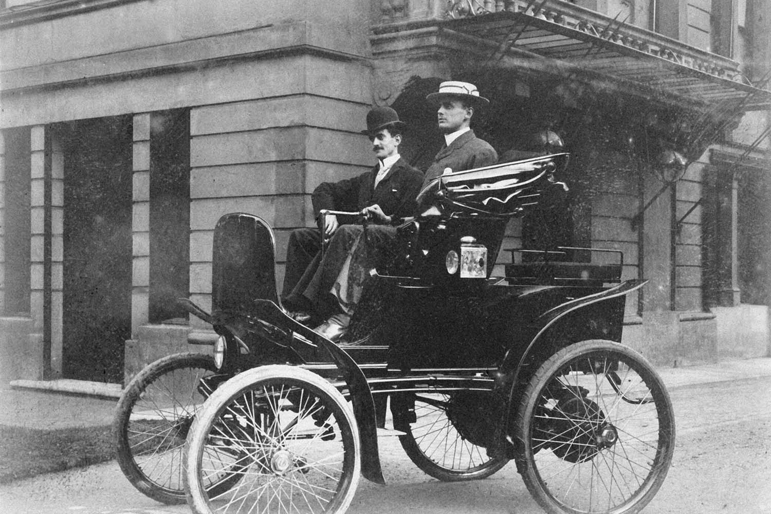 ロールス・ロイス創設者は120年後のEV「スペクター」を予言していた