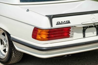 3万9100ドル（邦貨換算約580万円）で落札されたメルセデス・ベンツ「350SL ロードスター」（C）bonhams