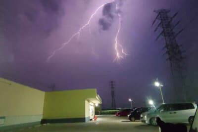 近くに雷がいるかは光ってから音がするまでの時間でだいたいわかる