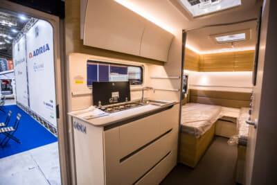 ADRIA ADORA 542 UL：展示されていたADORA 542 ULは、オプション価格も含めて768万9000円（消費税込）とのこと