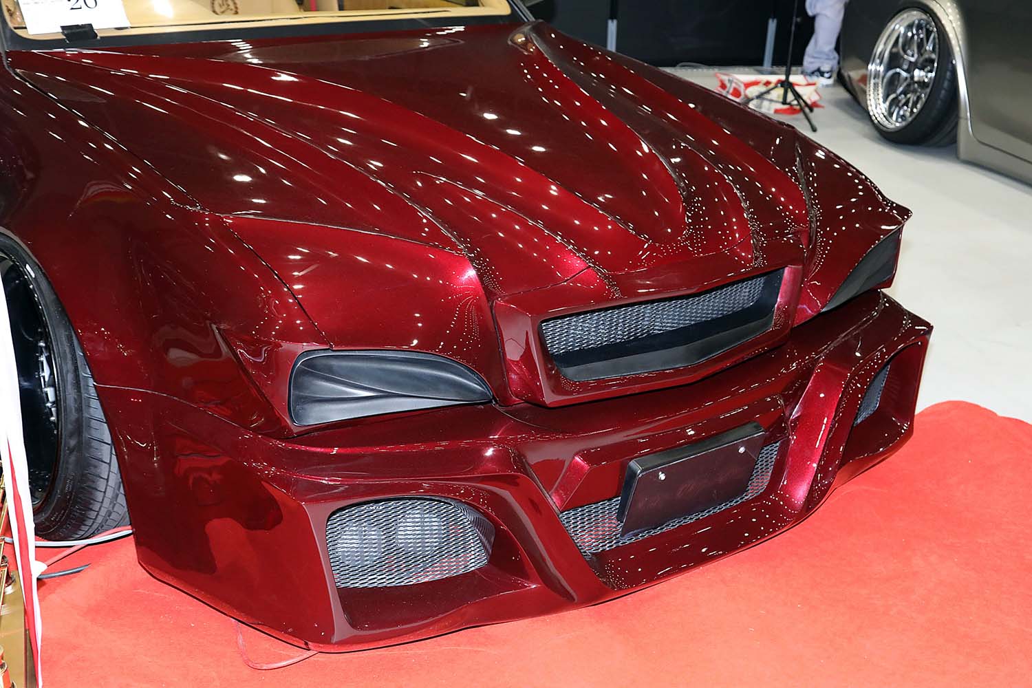 日産「シーマ」を徹底した「悪（ワル）」へカスタム！ ドレスアップ