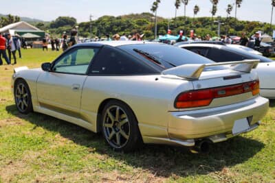 日産 180SX：車両は中期型だが、エアロ各部はフロントより、前期、中期、後期の純正品をミックスし、見た目は純正ルックを継承