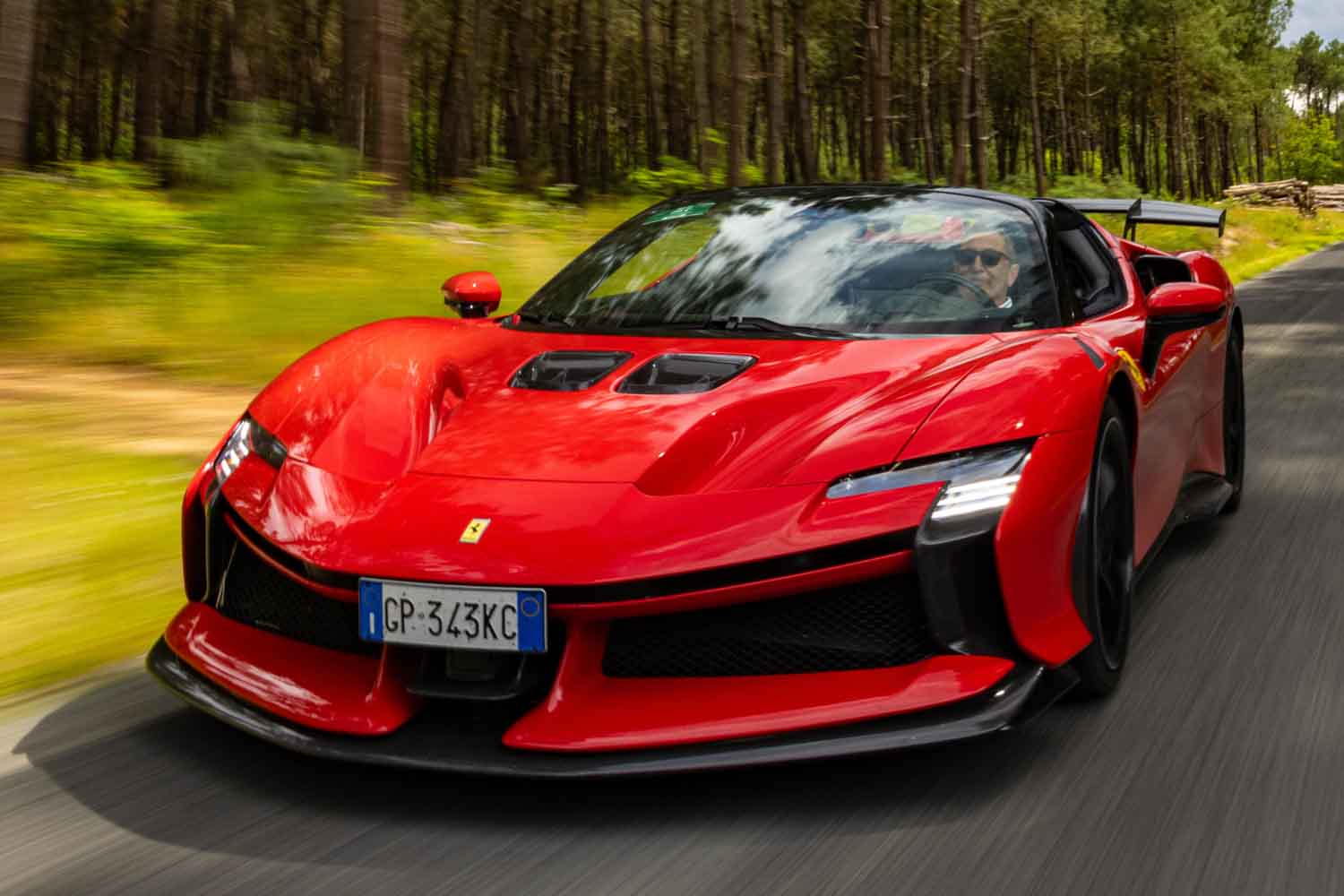 06_AMW_240814_ferrari-sf90xx_.jpg