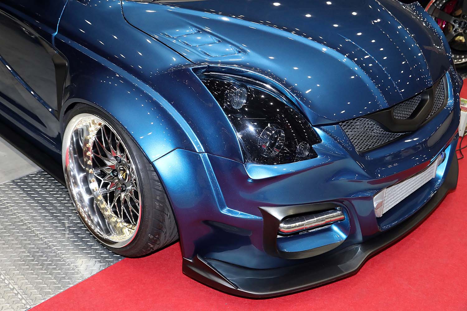 スズキ「スイフトスポーツ」でドレスアップ沼に！ サーキット仕様から 