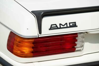 3万9100ドル（邦貨換算約580万円）で落札されたメルセデス・ベンツ「350SL ロードスター」（C）bonhams