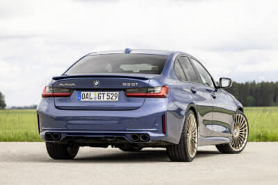 BMW ALPINA B3 GT Limousine：リアディフューザーは、ブラックのハイグロス仕上げとし、テールパイプもブラック仕上げになっている