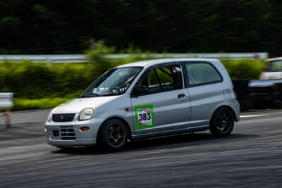 3クラス優勝の383号車 ARYUMCいきなりミニカ旅行