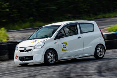 3クラス準優勝の30号車 おちんぎん大好きRcg MM号