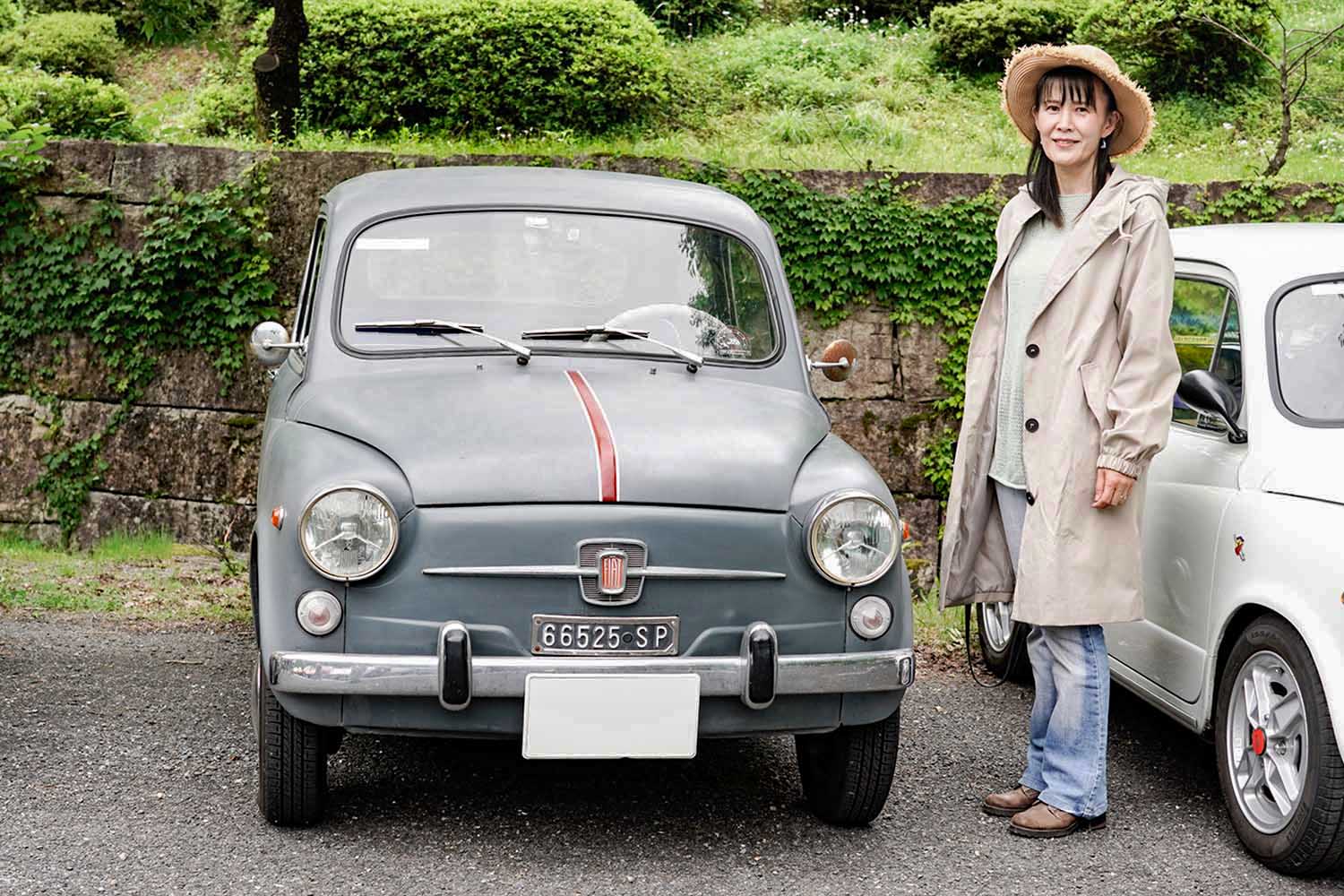 彼女のフィアット「600」はトタン屋根用ペンキで自ら塗装!?「なんでも自分でやりたいのでシートカバーも縫いました」