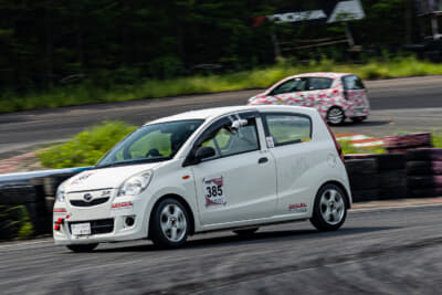 学生クラス第3位の385号車 IUAC DXL カミオン ミラ