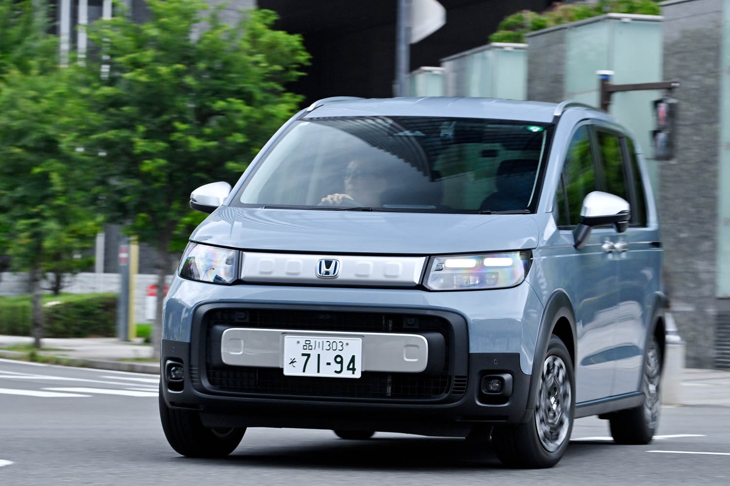 約6倍の受注を記録！ ホンダ新型「フリード」はなぜ人気？ 炎天下でも2