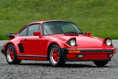 15万8125スイスフラン（邦貨換算約2700万円）で落札されたポルシェ 930系 911 ターボ フラッハバウ（C）Bonhams