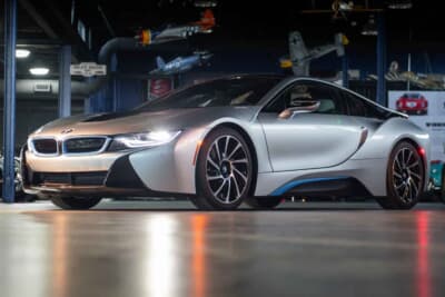 6万1600ドル（邦貨換算約969万円）で落札されたBMW「i8」（C）Courtesy of RM Sotheby's