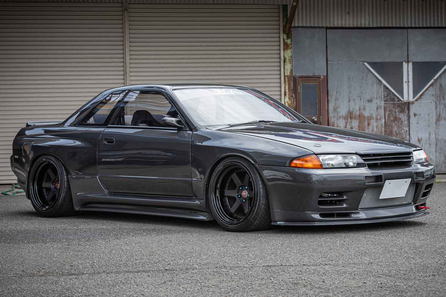 全身カーボンの日産R32「スカイラインGT-R」ワイドボディ仕様を偶然ゲット！ R33は一度も乗らずに下取りに…GT-Rが大好き家族が手にした激レアモデルとは  | AUTO MESSE WEB（オートメッセウェブ） 〜クルマを文化する 〜