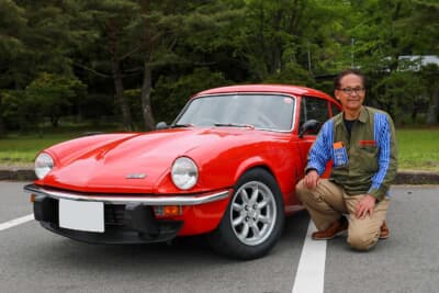 1972年式のトライアンフ GT6 Mk3と、オーナーの満冨泰祐さん