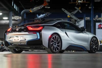 6万1600ドル（邦貨換算約969万円）で落札されたBMW「i8」（C）Courtesy of RM Sotheby's