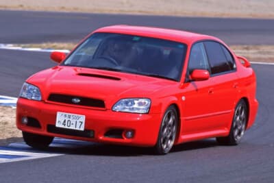 スバル レガシィ B4 ブリッツェン（2000年）：MT車にはフロントヘリカルLSDやアルミ製フロントフードなども装備