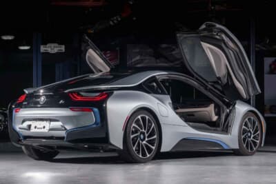 6万1600ドル（邦貨換算約969万円）で落札されたBMW「i8」（C）Courtesy of RM Sotheby's