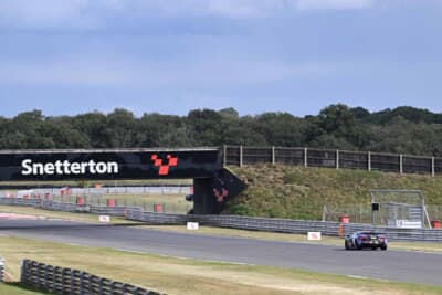 英国耐久選手権2024シーズン最終戦「Snetterton 300」は2時間の耐久レース。2024年9月14日（土）に予選と決勝が行われた