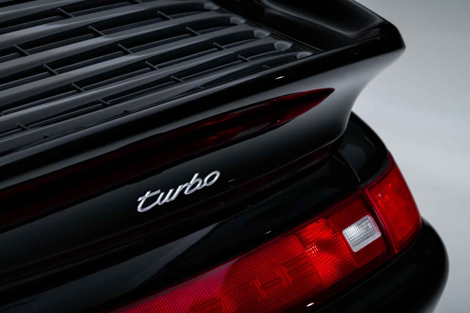 空冷最後の「911ターボ」は約3600万円で落札！ 走行距離4万2000