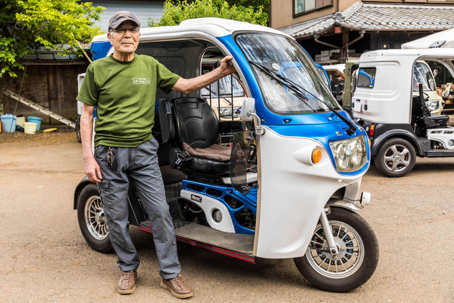 77歳のバイク乗りが中華製「APトライク」に乗り換えた理由は？「車体が自立した3輪車なので、立ちゴケの心配もないので安全に移動できますよ」 |  AUTO MESSE WEB（オートメッセウェブ） 〜クルマを文化する 〜