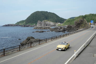 ホンダ S800：鶴岡からは由良海岸沿いを走り初日ゴールであるあつみ温泉を目指す