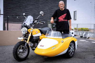 サイドカー化したホンダ モンキー125と、オーナーの内田敬康さん