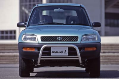 トヨタ RAV4：バンパーガード（メーカーオプション）も装着することができた