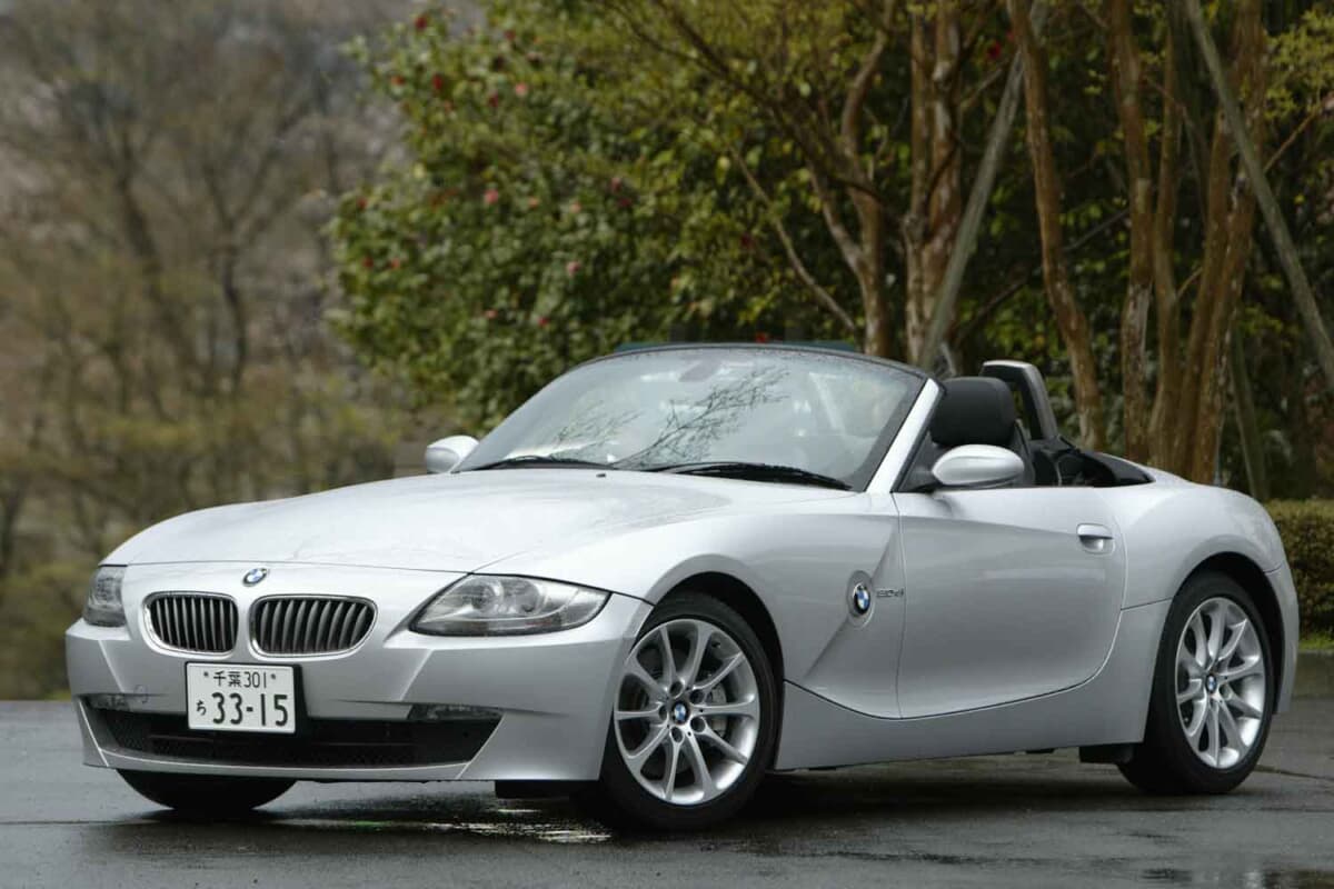 BMW Z4：Z3よりも上級移行したということでZ4という名前で2003年に登場したBMWのオープンモデル