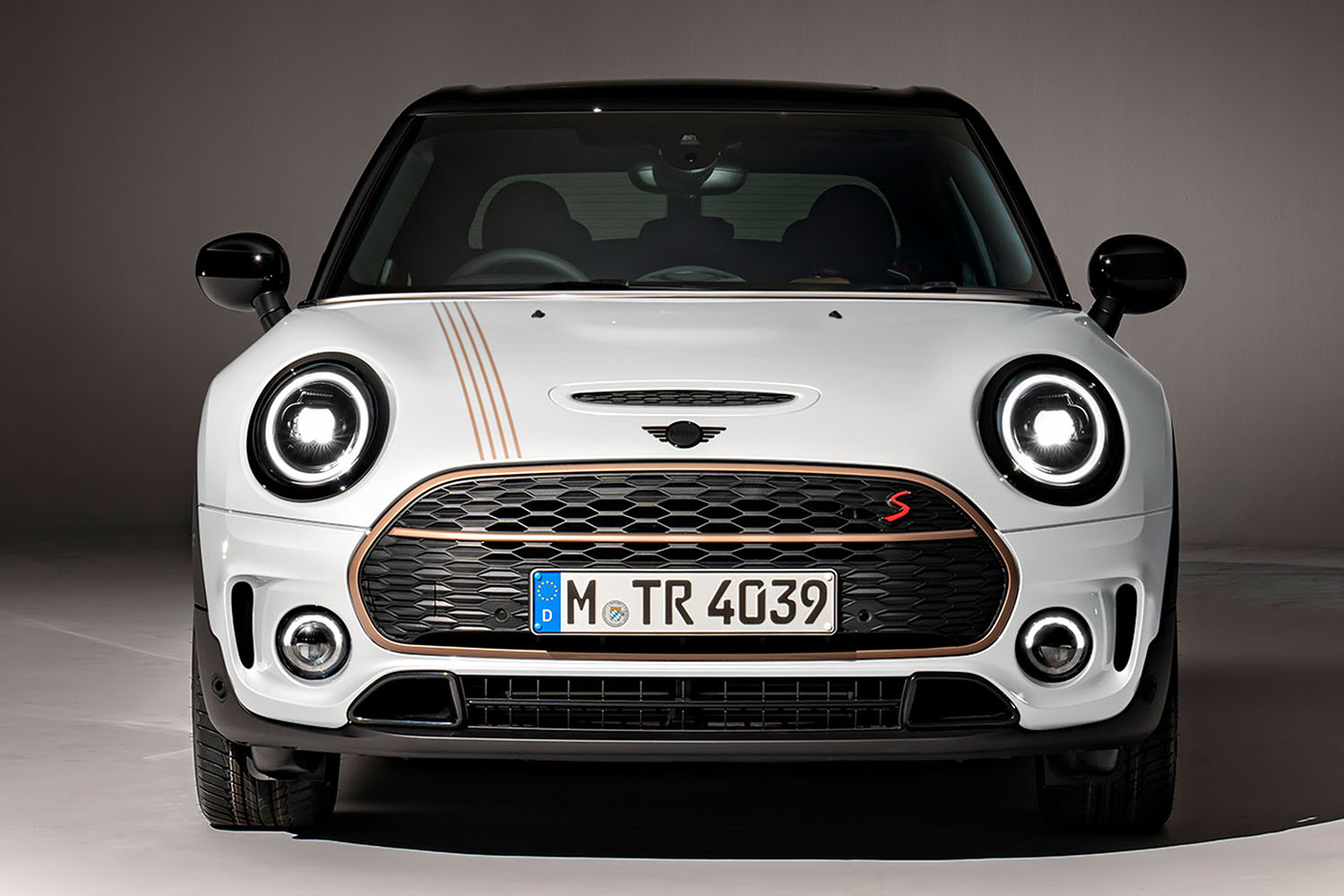 ミニクラブマン使用185/60R15ウインターMAX2023年ミニライトアルミ 最後のミニ「クラブマン」は国内限定320台！ まだ買える観音開き