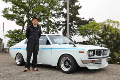 1975年式のトヨタ RX22型コロナマークII 2000GSSのハードトップとオーナーの阿部さん