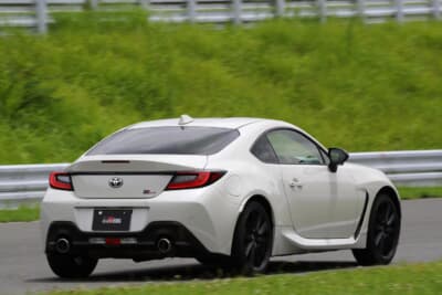 GR86／86／BRZのようなスポーツカーでスポーツ走行する場合、タイヤ空気圧警報システムがあると非常に便利だ