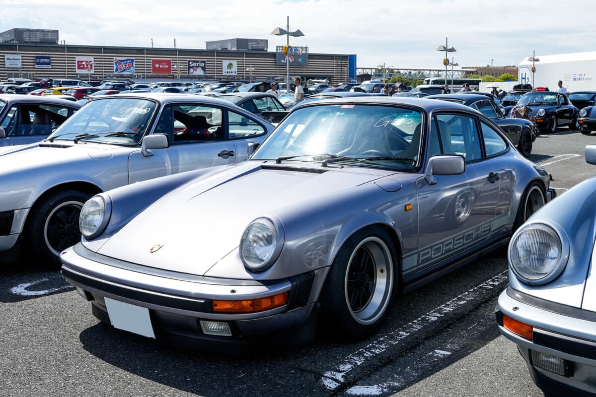 1989年式ポルシェ 930型 911カレラ3.2：外観には手が入っておらず一見するとノーマル風