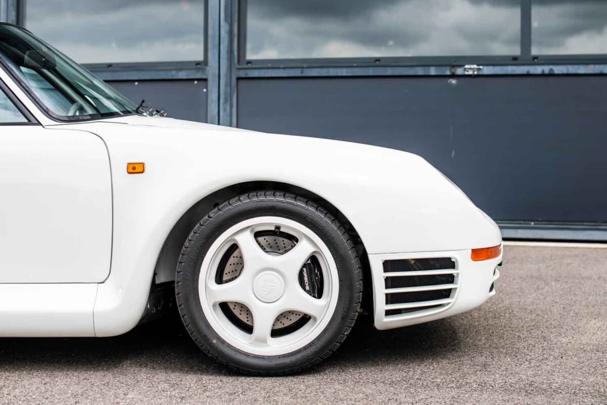 165万5000ドル（邦貨換算約2億4700万円）で落札されたポルシェ「959」（C）Courtesy of RM Sotheby's