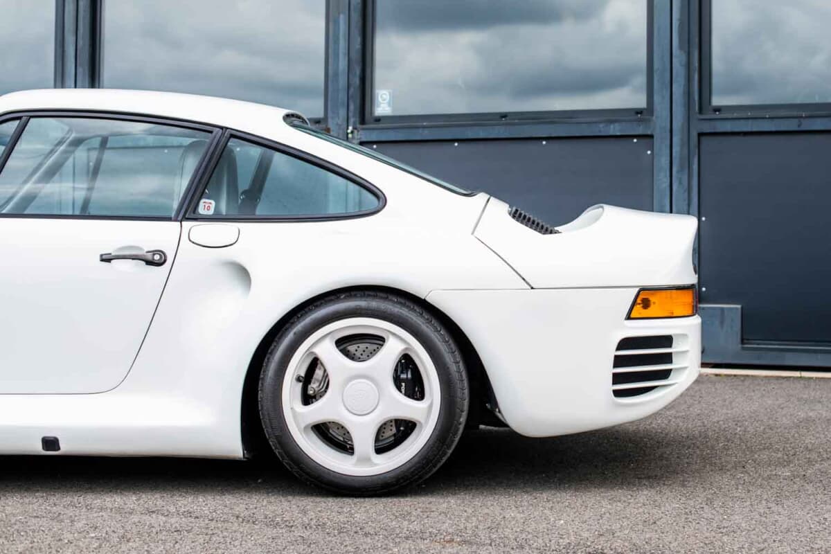 165万5000ドル（邦貨換算約2億4700万円）で落札されたポルシェ「959」（C）Courtesy of RM Sotheby's