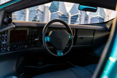 130万ドル(邦貨換算約1億8700万円)~150万ドル(邦貨換算約2億1600万円)で現在も販売が継続しているヴェクター「アヴテック WX-3R プロトタイプ」(C)Courtesy of RM Sotheby's