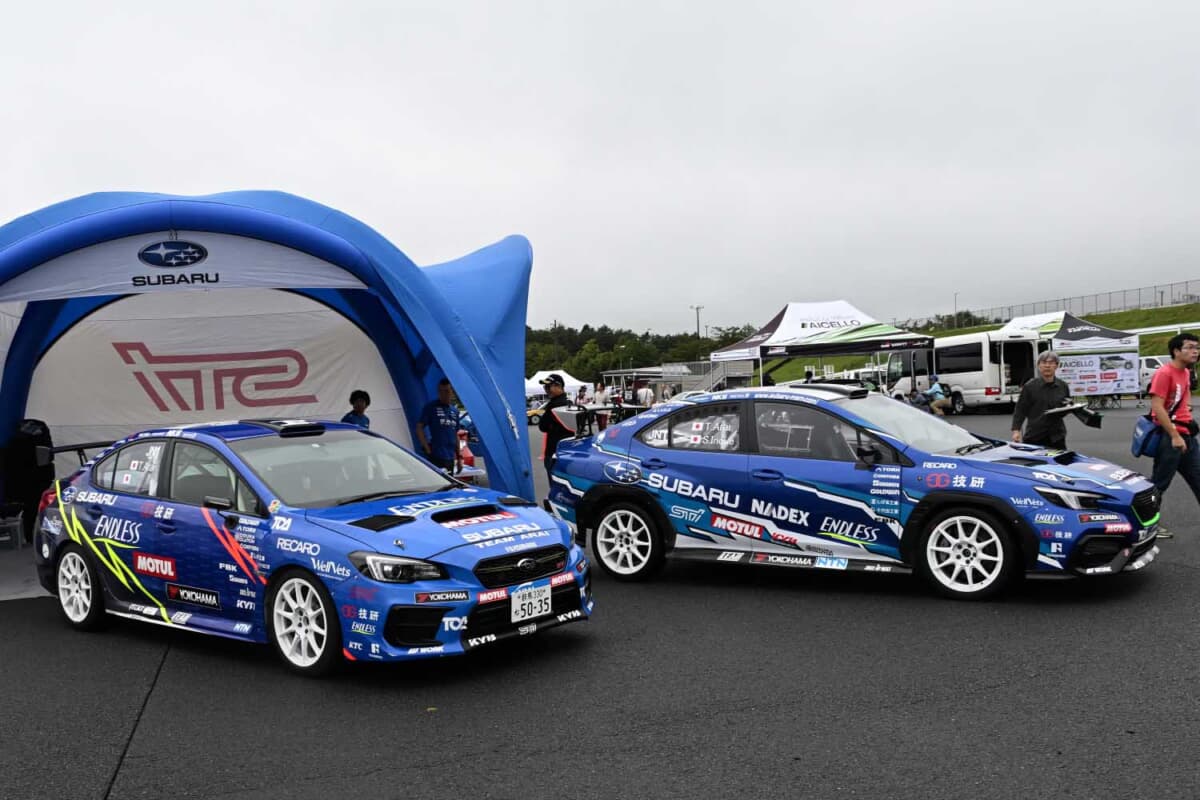 アライモータースポーツはデモラン用のWRX STIと、翌週に開催される全日本ラリー選手権参戦用のS4の2台を展示