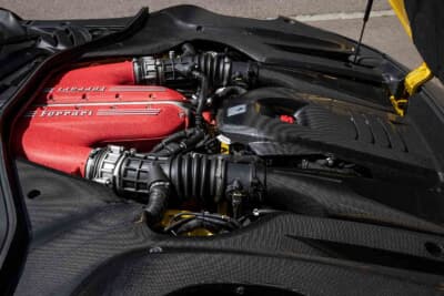 フェラーリ 12チリンドリ：6.5L V12NAエンジンは最高出力830ps／最大トルク678Nmを発揮。0-100km/h加速は2.9秒、最高速度340km/h