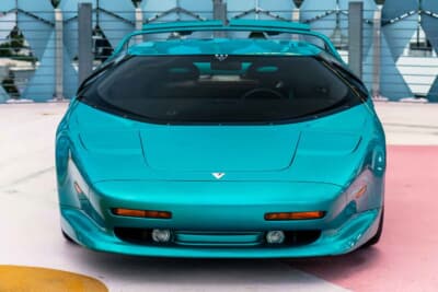 130万ドル(邦貨換算約1億8700万円)~150万ドル(邦貨換算約2億1600万円)で現在も販売が継続しているヴェクター「アヴテック WX-3R プロトタイプ」(C)Courtesy of RM Sotheby's