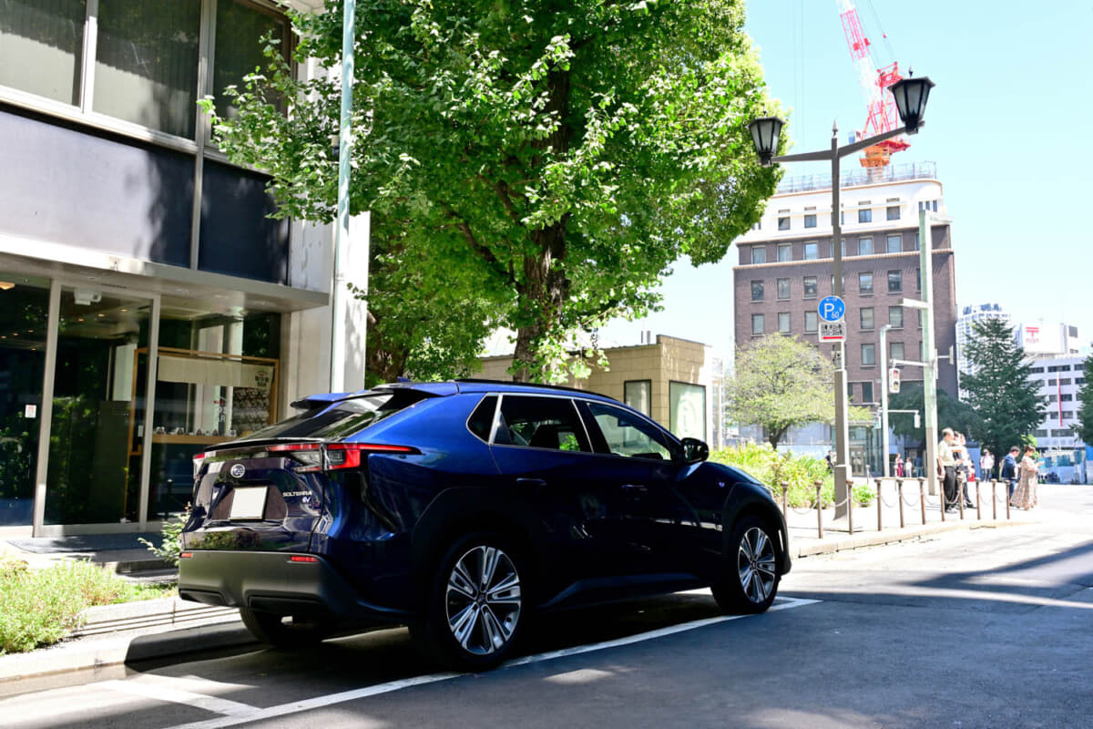 スバル ソルテラ：国道4号の起点である東京・日本橋を出発