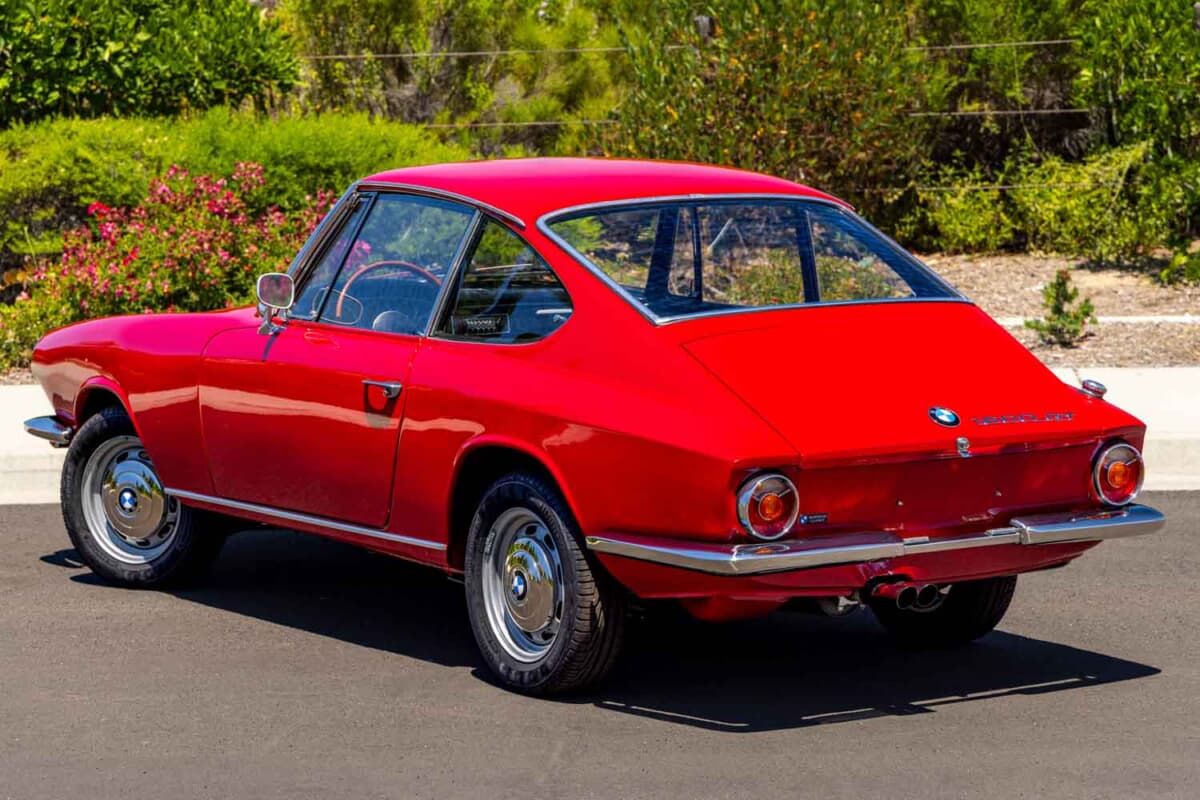 7万5600ドル（邦貨換算約1130万円）で落札されたBMW「1600GT」（C）Courtesy of RM Sotheby's