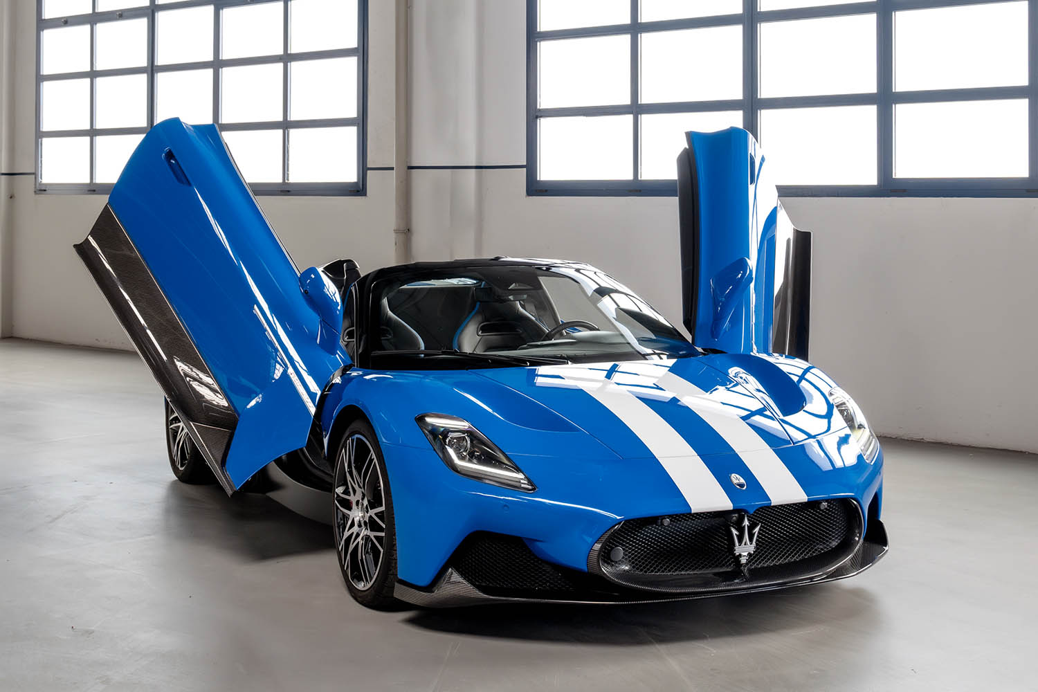 マセラッティプレゼンカー 09_AMW_20241009_maserati_mc20m