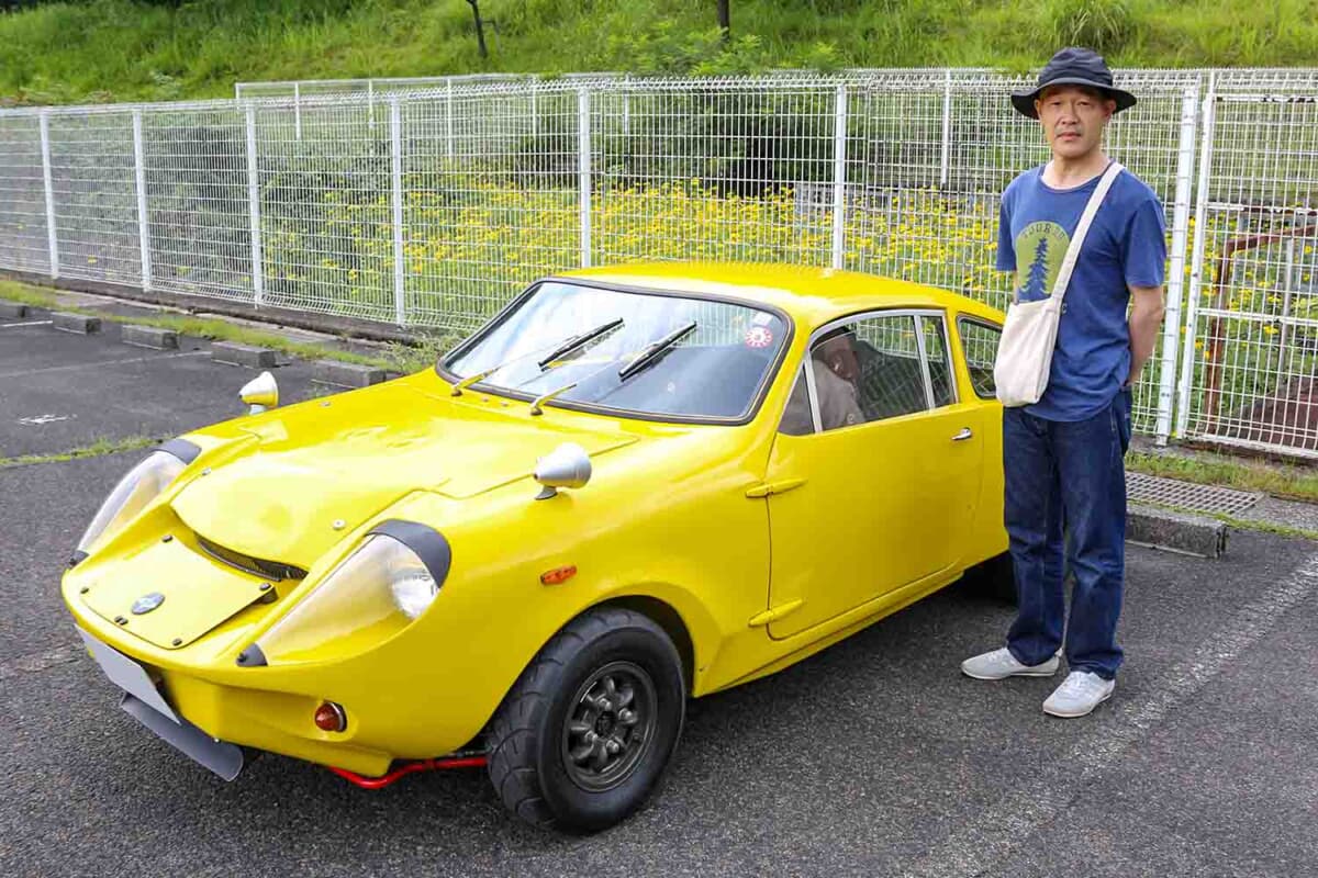 1968年式のミニ マーコスGTとオーナーの谷田貝英司さん