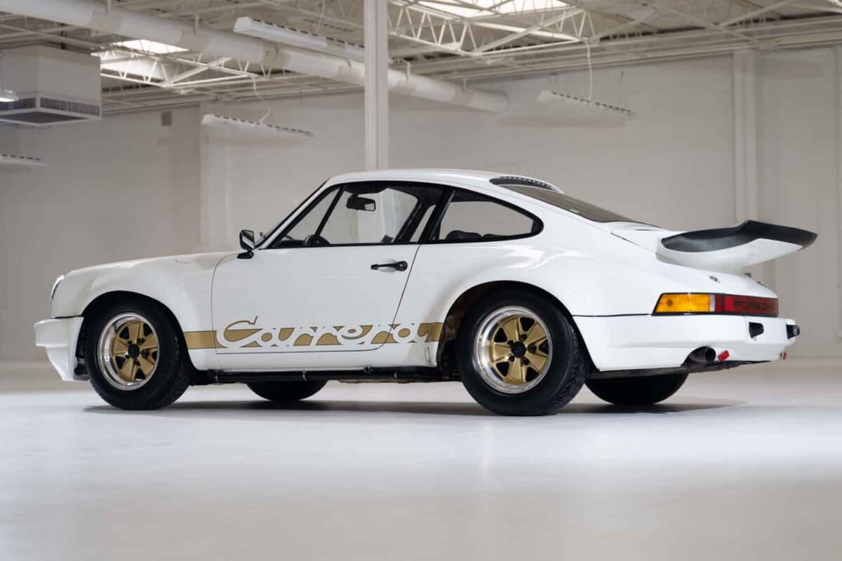 239万ドル（邦貨換算約3億4700万円）で落札されたポルシェ「911 カレラRS 3.0」（C）Courtesy of RM Sotheby's