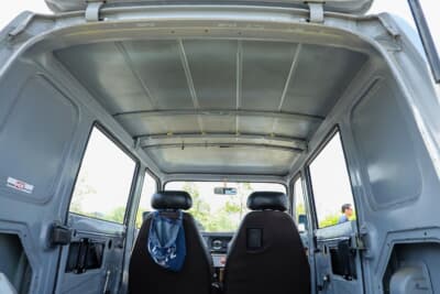 ホンダ ライフ ステップバン：シートは運転席と助手席のみを残して、荷室空間を広くとったスタイル