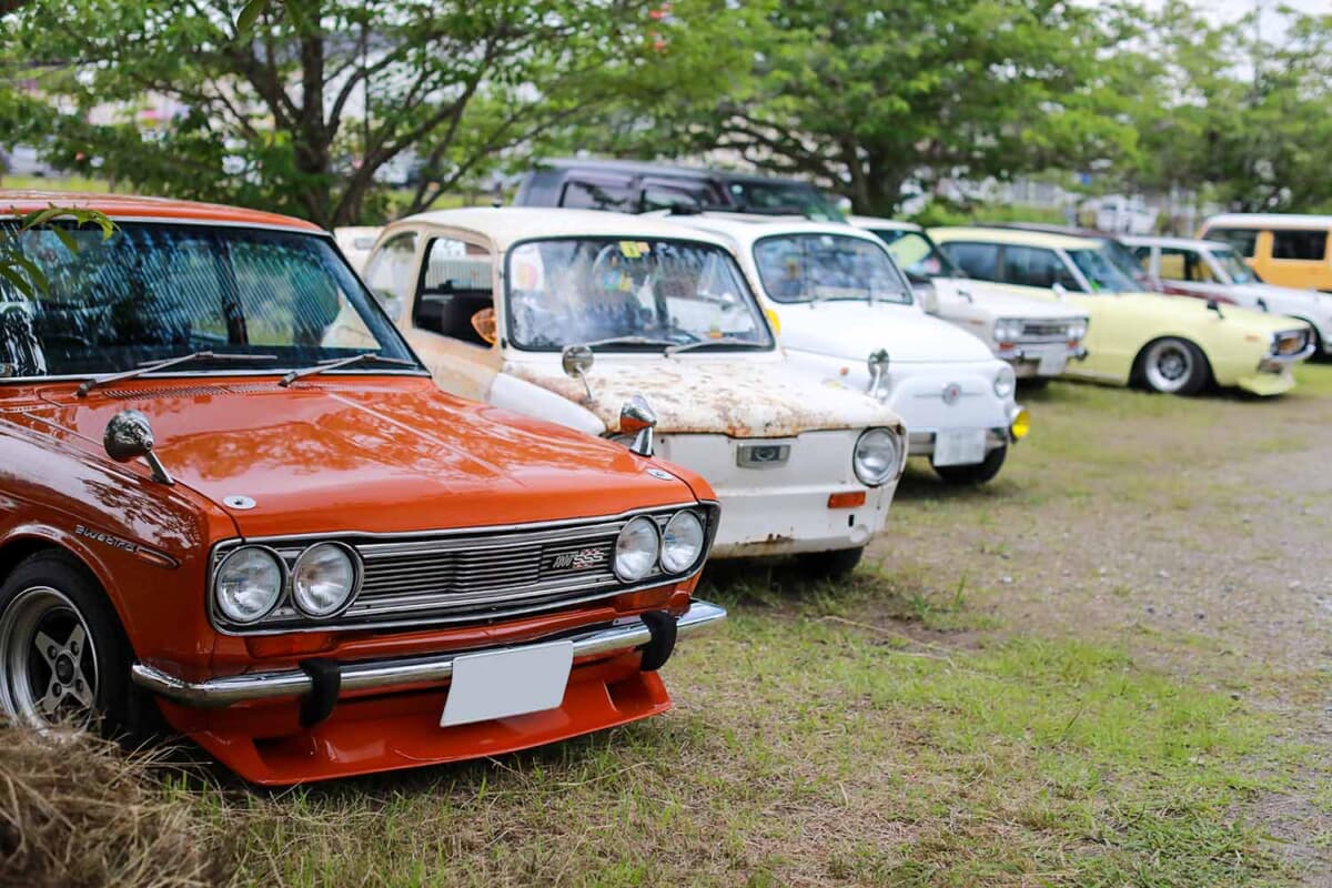 参加車輌の制限は特になし。ノーマル、チューニング、痛車など、様々な車両が集結。「静かに来て静かに帰る」、そして「来たときよりも美しく」。車両の区別よりも、これを守ることが絶対条件なのだ