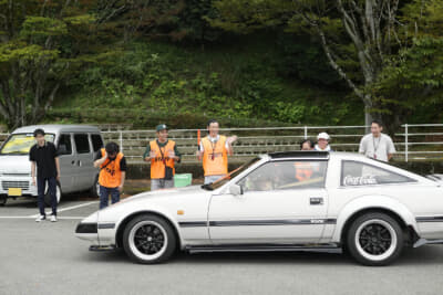 イベント終了後は、スタッフ総出で参加者をお見送り。この和やかな雰囲気が、リトラジャムの魅力