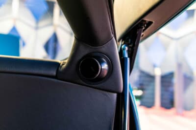 130万ドル(邦貨換算約1億8700万円)~150万ドル(邦貨換算約2億1600万円)で現在も販売が継続しているヴェクター「アヴテック WX-3R プロトタイプ」(C)Courtesy of RM Sotheby's