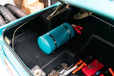 130万ドル(邦貨換算約1億8700万円)~150万ドル(邦貨換算約2億1600万円)で現在も販売が継続しているヴェクター「アヴテック WX-3R プロトタイプ」(C)Courtesy of RM Sotheby's