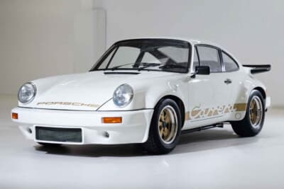 239万ドル（邦貨換算約3億4700万円）で落札されたポルシェ「911 カレラRS 3.0」（C）Courtesy of RM Sotheby's